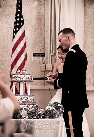 Cutting the wedding cake
